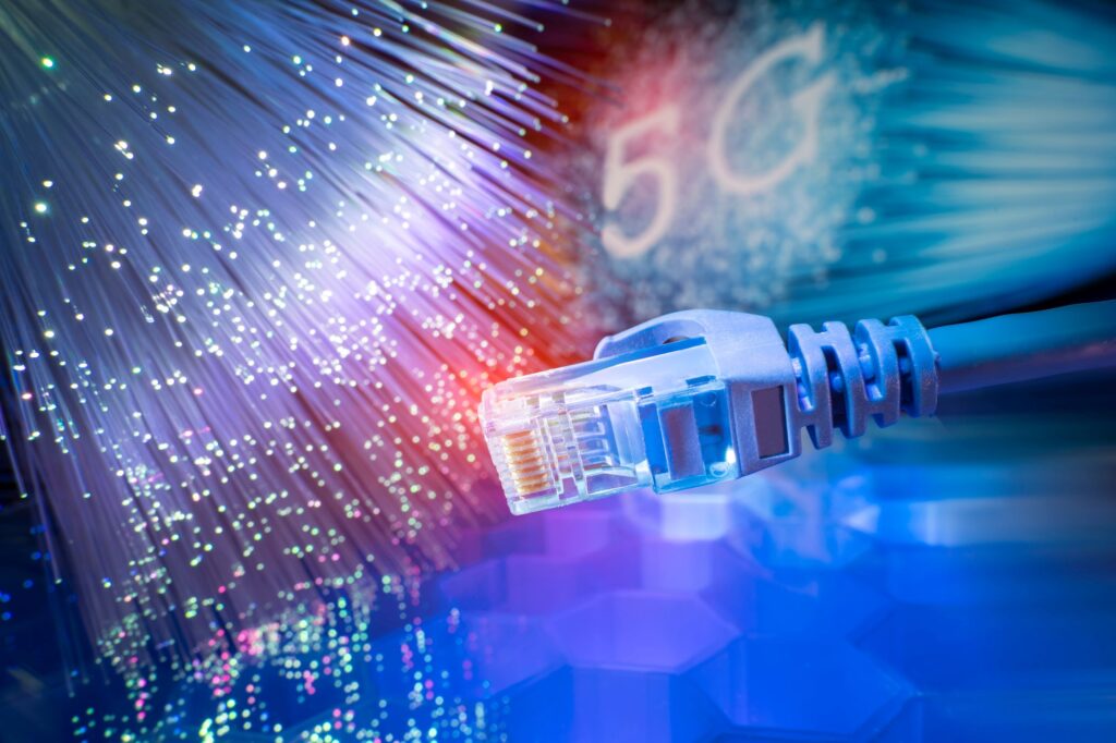 5G Home vs Fiber Tachus Fiber